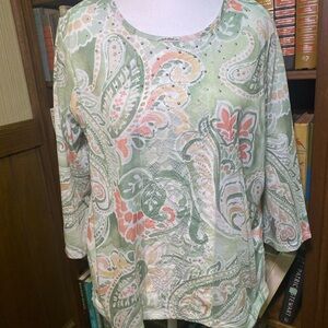 Alfred Dunner Green and Cream Blouse with Elegant Design NWOT